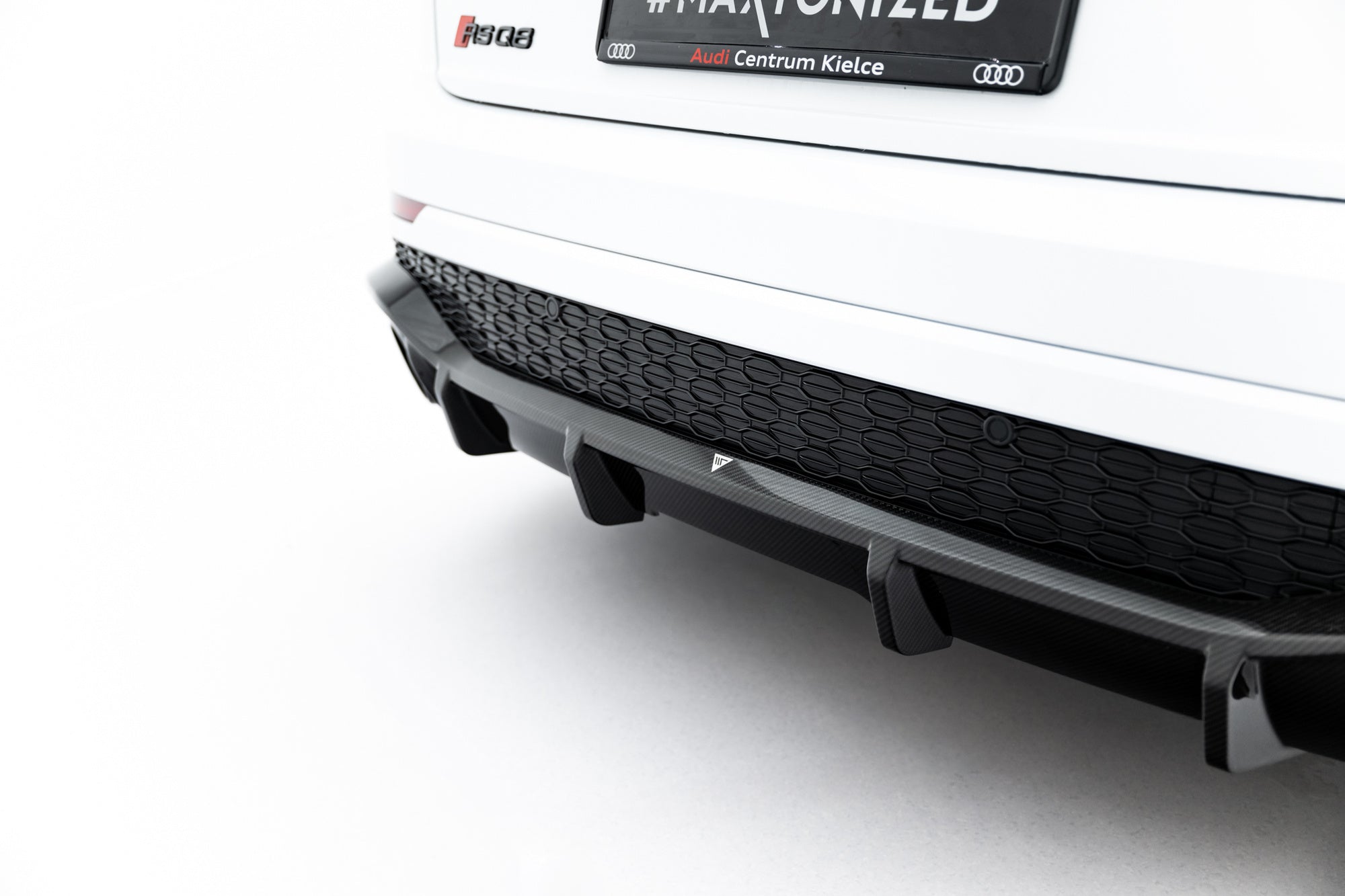 AUDI - RSQ8 - MK1 - CARBON FIBER REAR DIFFUSER – Maxton Design Canada