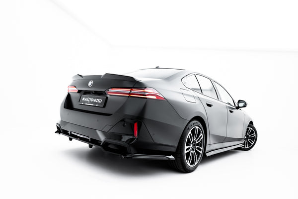 BMW - 5 SERIES / i5 - M-PACK - G60 - REAR SPLITTER (WITH VERTICAL BARS) - V1