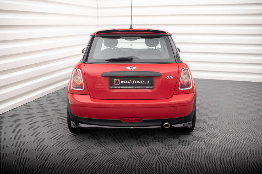 Mini One - R56 - Rear Side Splitter – Maxton Design Canada